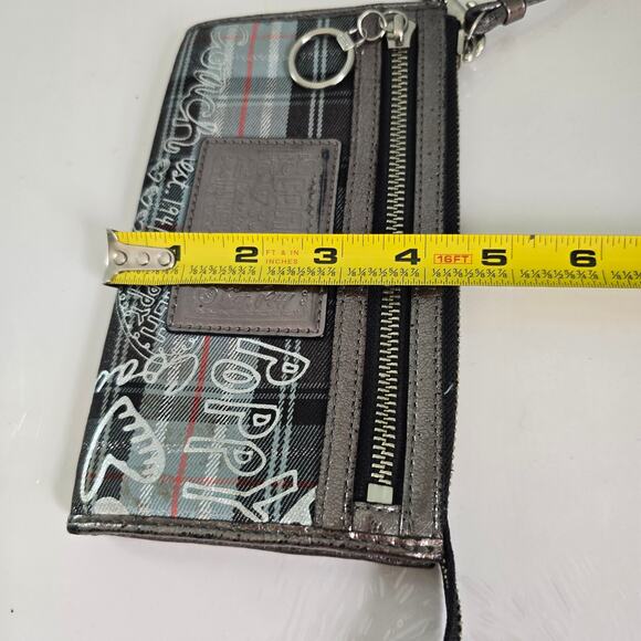 Coach Poppy 1941 Tartan Plaid Wristlet Silver Pewter Graphic Print Academia READ - Picture 9 of 12